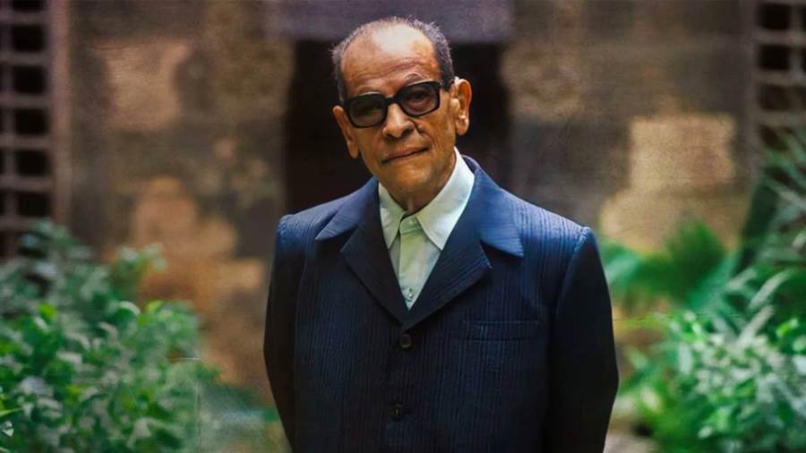 فى شهر ديسمبر، وبمناسبة الذكرى الـ 114 لميلاد محفوظ:  مائة مثقف ومعمارى وسينمائى وتشكيلى فى رحاب متحفه